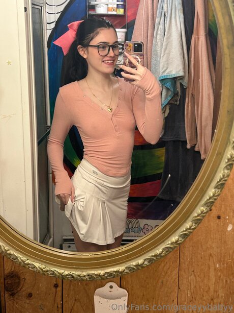 Graceyybabyy beautiful model pics