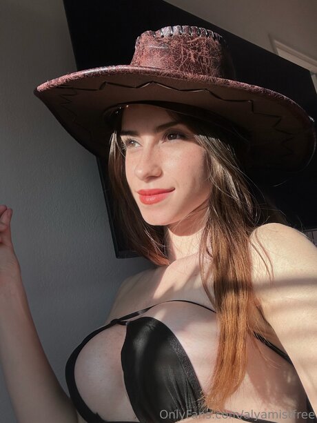Alyamistfree sex actress image