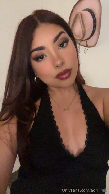 Adriii Luv pretty pornstar image