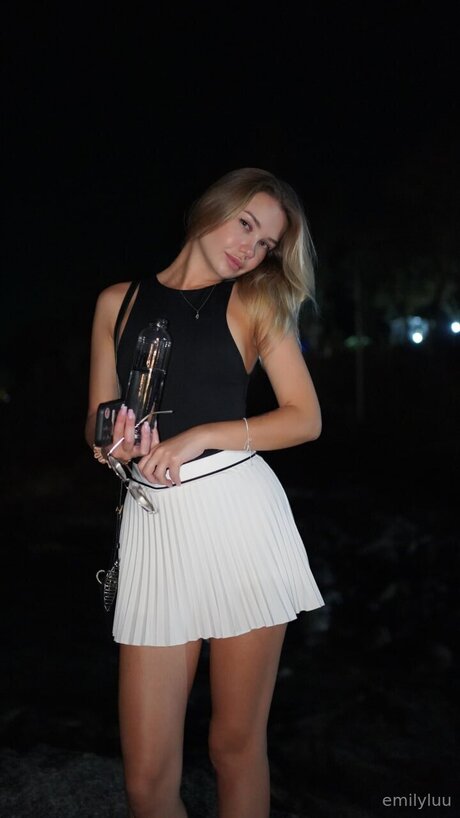 Emilylu nice pornstar pic