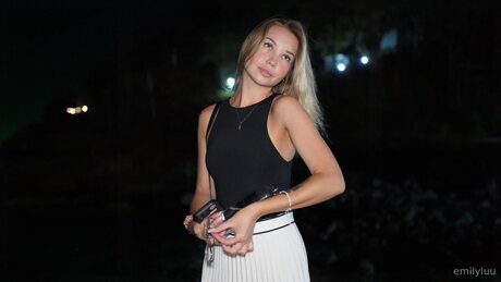 Emilylu model sex photo