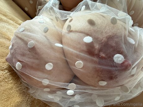 Ngelia hot actress images