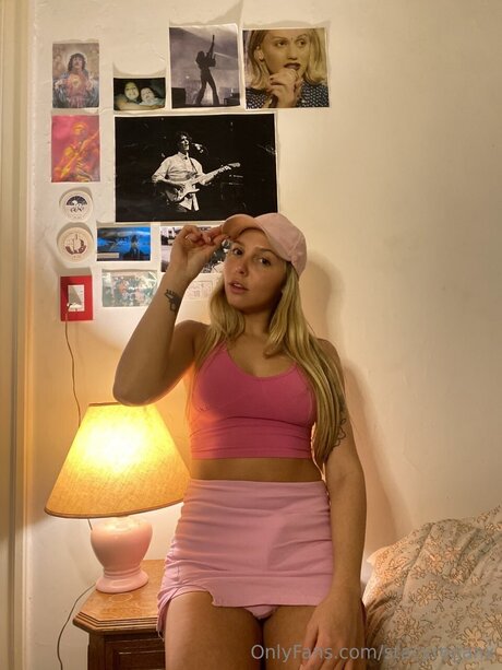 Stacyreganx star naked pic