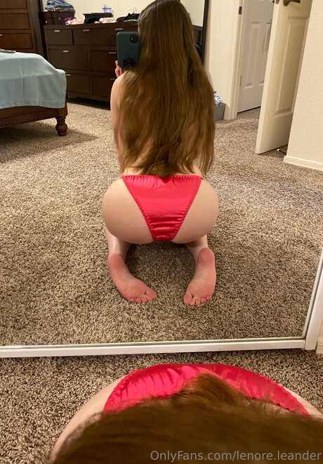 Lenore Leander xxx model pic