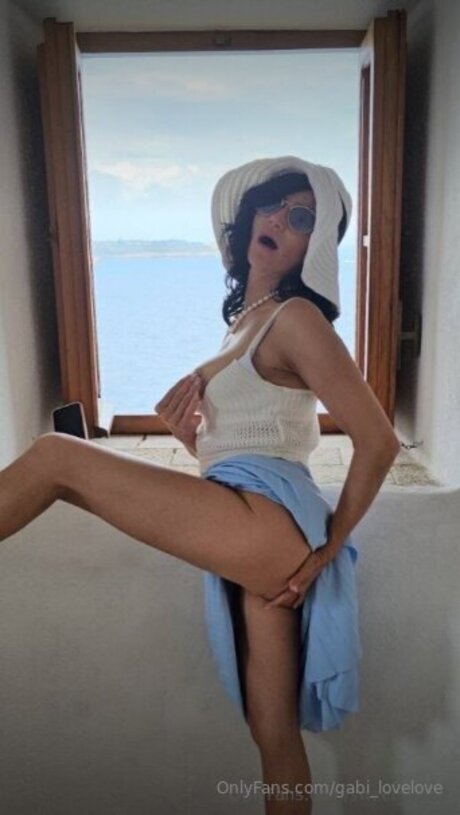 Gabi Lovelove sexy pornstar image