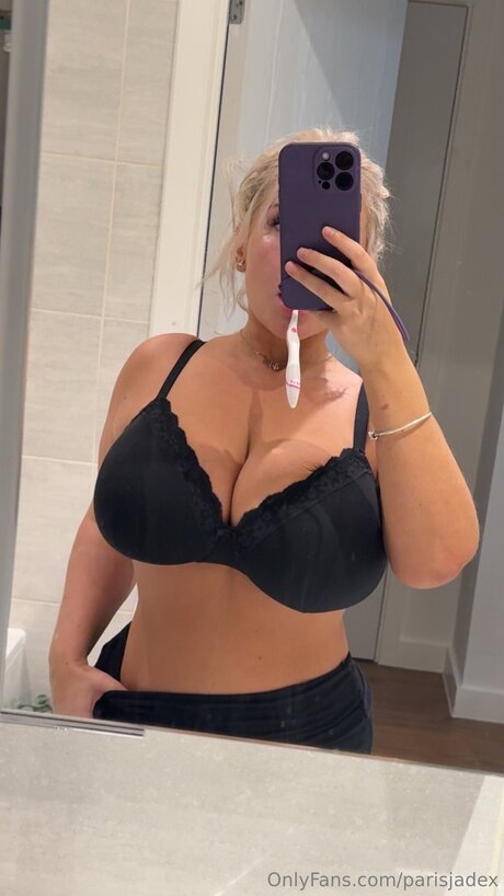 Parisjadex model sexy photo