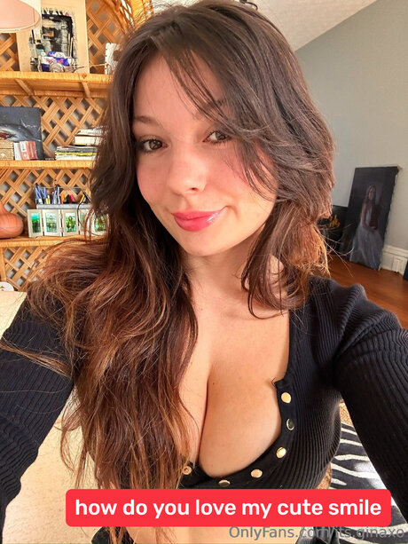 Its Ginaxo model erotic picture