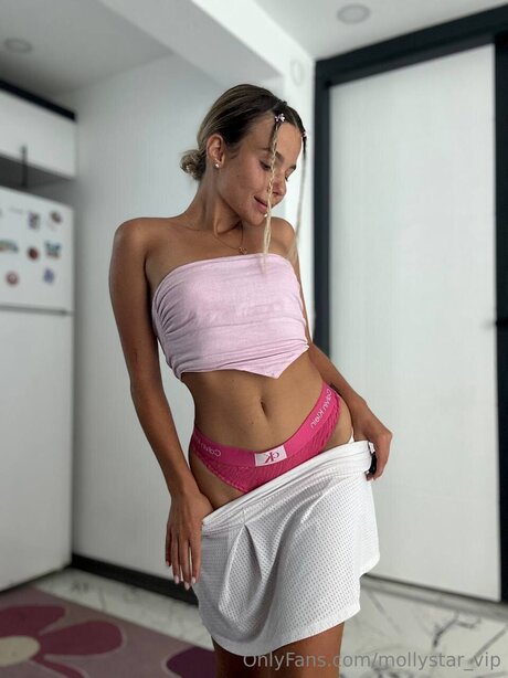 Mollystar Vip pornstar erotic photo