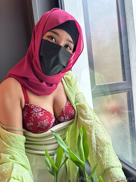 Yourgfaliyah model hot img