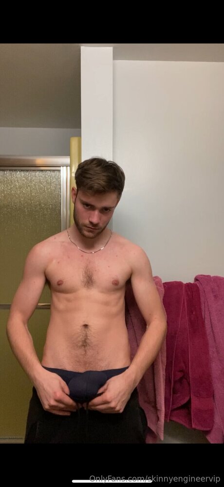 Skinnyengineervip sexy pornstar pic