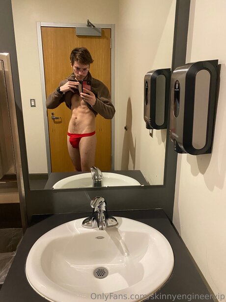 Skinnyengineervip model hot photo
