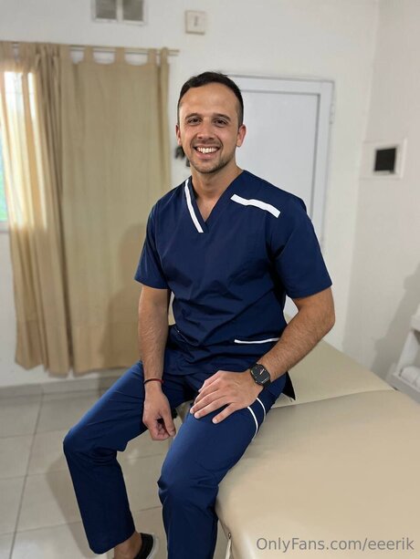Eeerik naked pornstar image