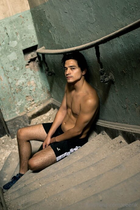 Eeerik naked pornstar gallery