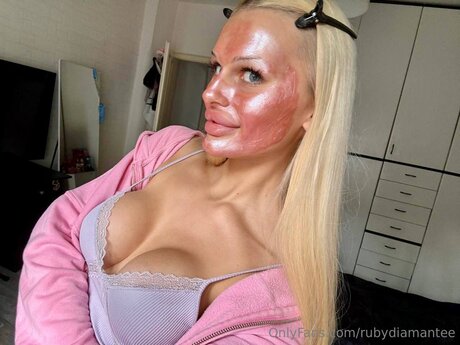 Rubydiamantee pornographic star gallery