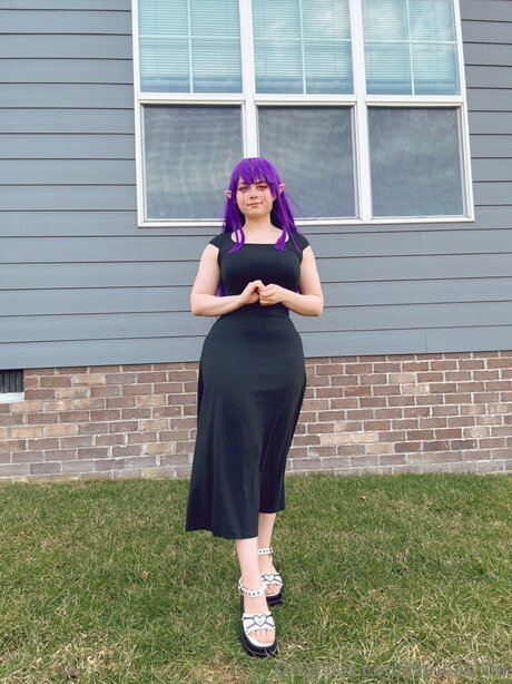 Linneas Life xxx model photo