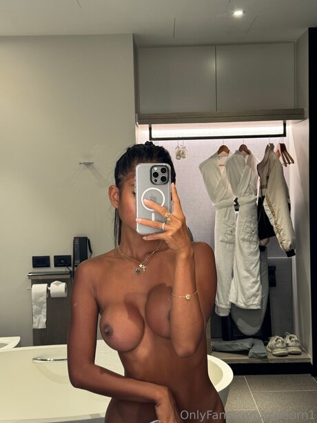 Maeurnsmiles naked pornstar photos