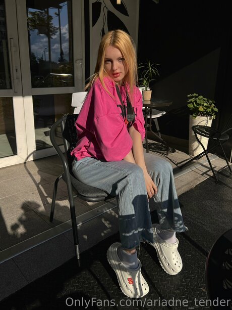 Ariadne Tender model perfect photos