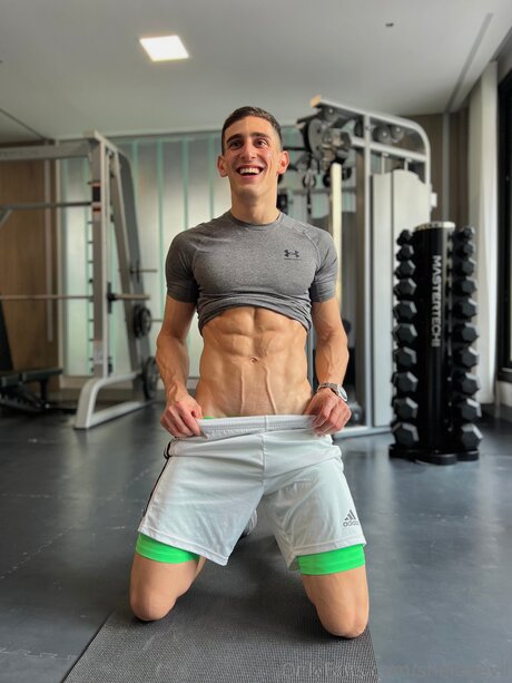 Shelbyevil naked model image