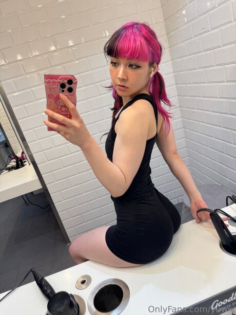 Yuwki erotic star picture