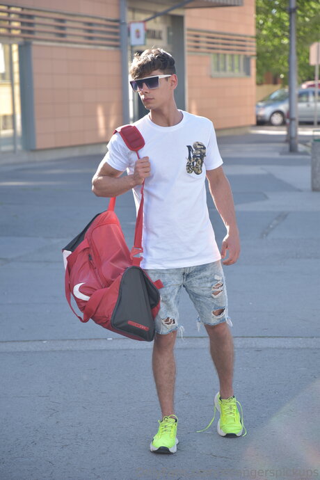 Strangerspickups top pornstar galleries