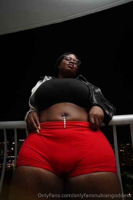 Onlyfansnubiangoddess star hot pic