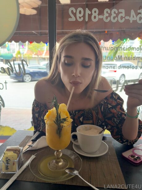 Lana2cute4u top model picture