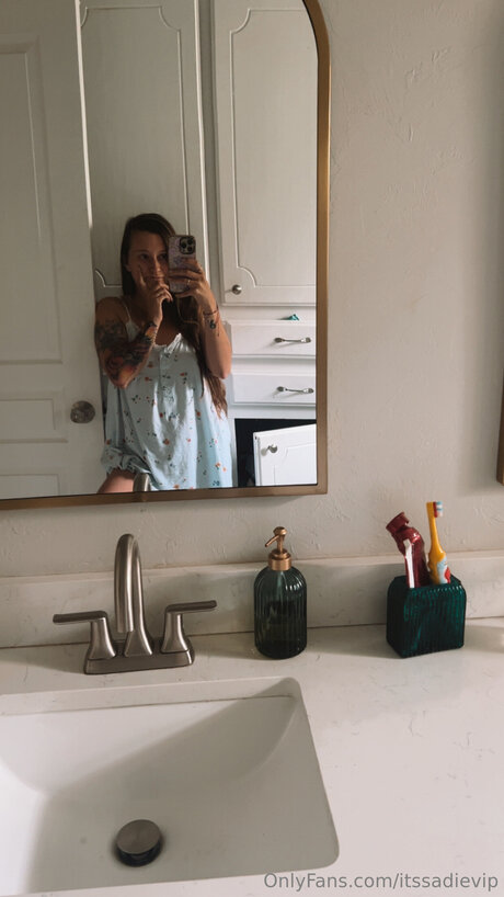 Itssadievip pornstar sexy images