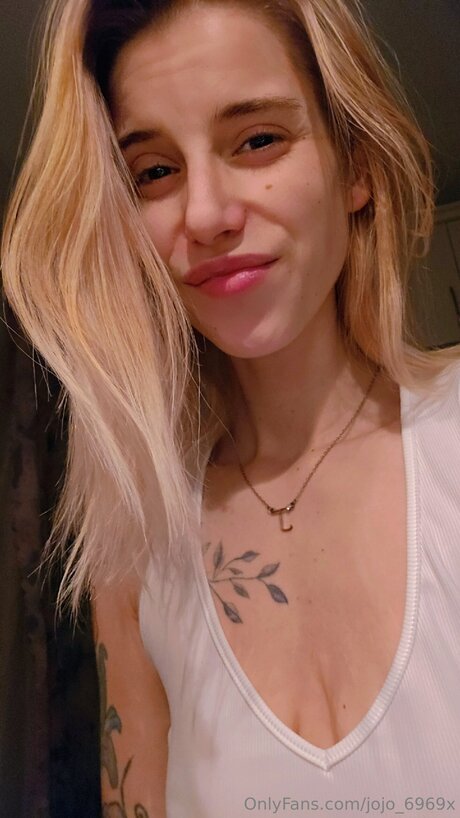 Jojo 6969x model pretty picture