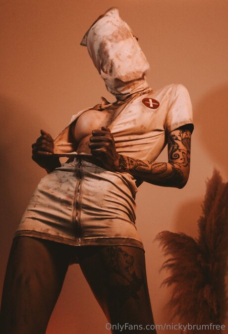 Nickybrumfree star beautiful pic