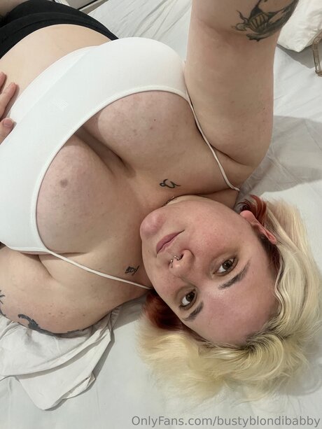 Bustyblondibabby high quality pornstar pics