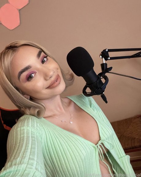 Ella Baig nude star pictures