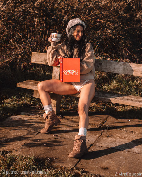 Ruth Medina art model photos