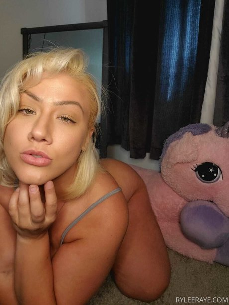 Rylee Rabbit_ free model photos