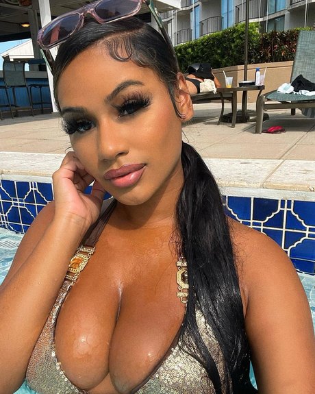 Elisa Saraii nude pornstar photo