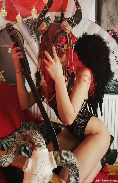 Avery Mia hd pornstar pic