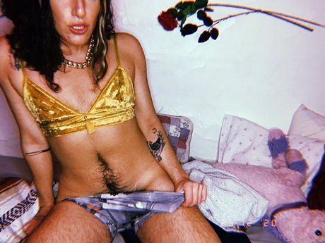 Olive Wren_ model art picture