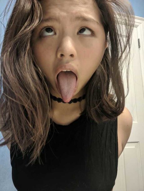 IvoryxNight model pornographic photo