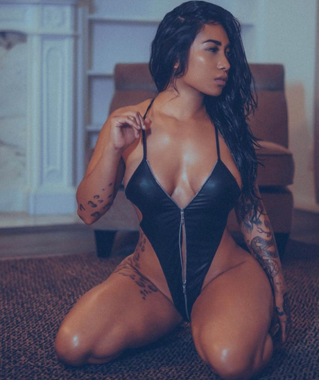 Aj Fox Synn model hd images