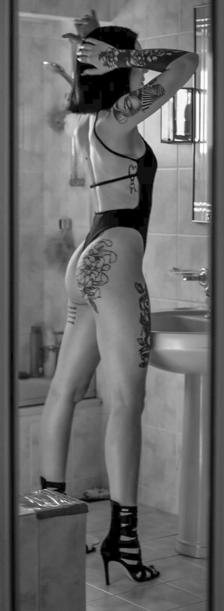 Doga Tuemer erotic model galleries