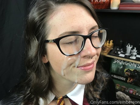 Embereon_ sexy model archive