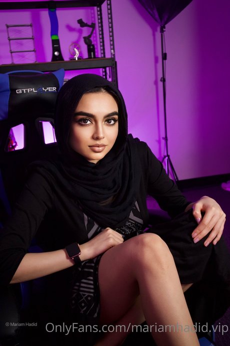 Mariam Hadid model top photo