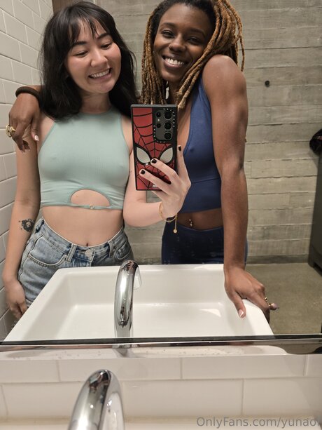 Yunaof naked pornstar img