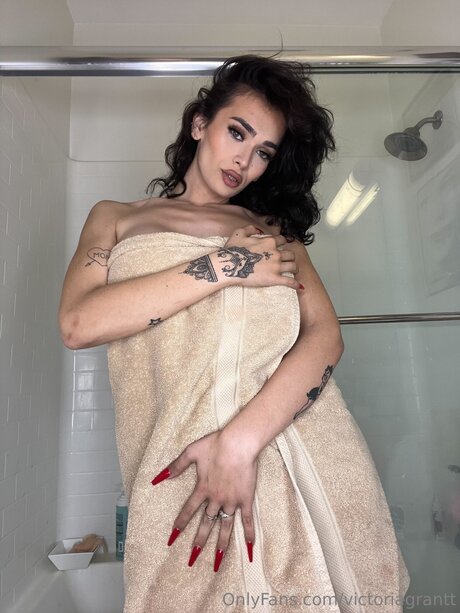 Victoriagrantt model top img