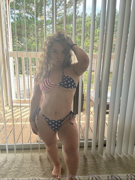 Lil Midgetbaddie star nudes images