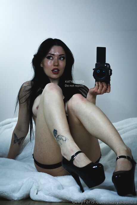 Katyaaeliza pornstar naked img