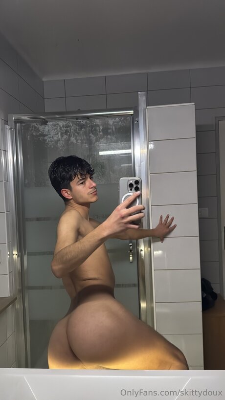 Skittydoux pornstar erotic galleries