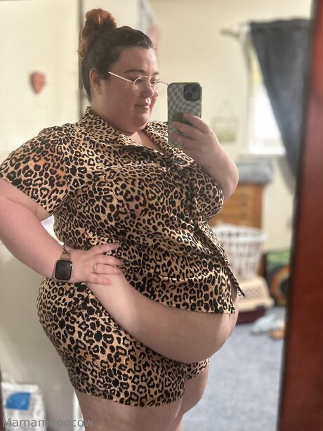 Mamamooocow model perfect images