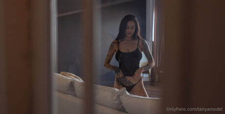 Tanyabahtina model beautiful archive