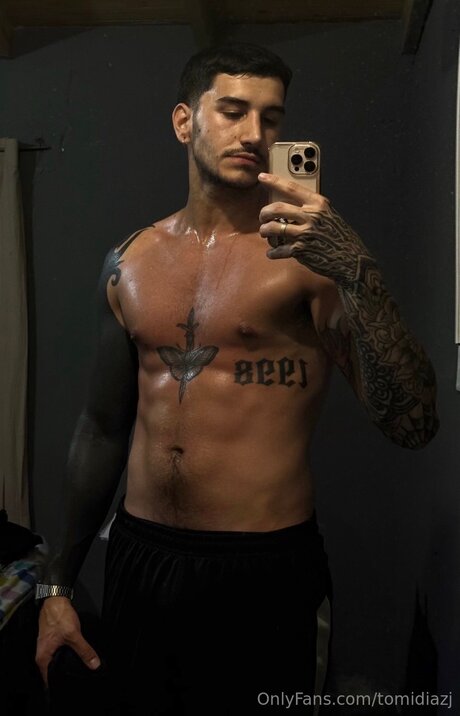 Tomidiazj model perfect pics