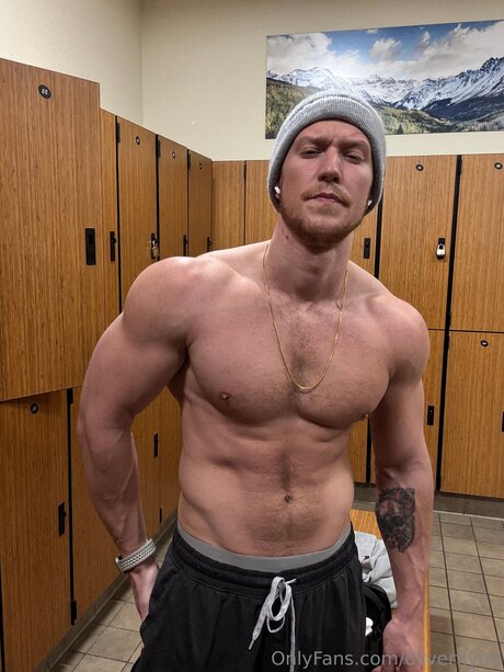 Oliverflynn hot model img